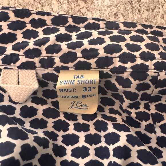 J.Crew 6.5" Tab Swim Short. Never Been Worn Size 33" Black/ White Pattern - Picture 5 of 5